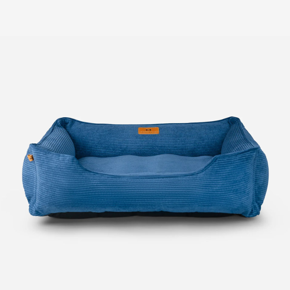 Chester & Lee | Fancy Corduroy Sleeper Dog Bed
