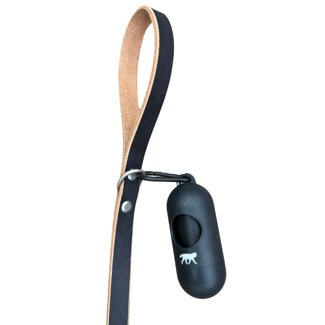 bamboo poop bag dispenser + compostable roll by rōmng