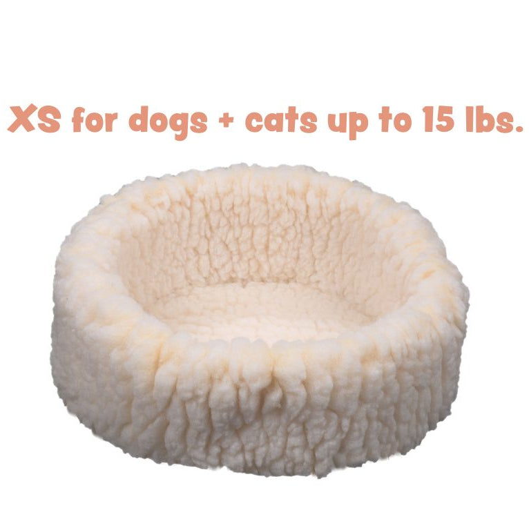 Fleece cat bed with bolsters